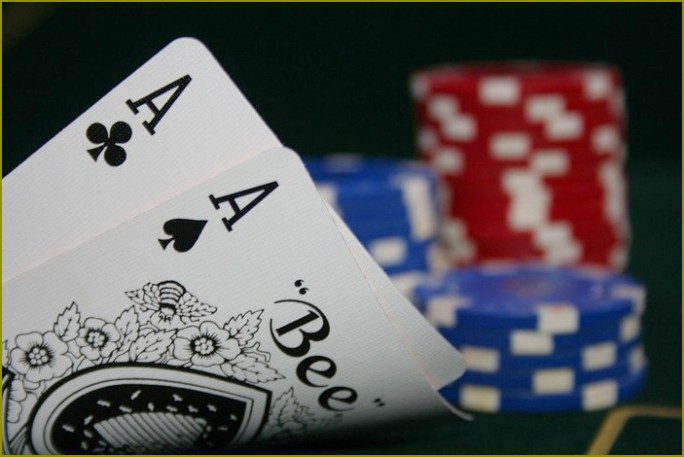 Jak grać w pokera z żetonami