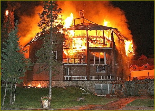 Jak naprawić spalony dom