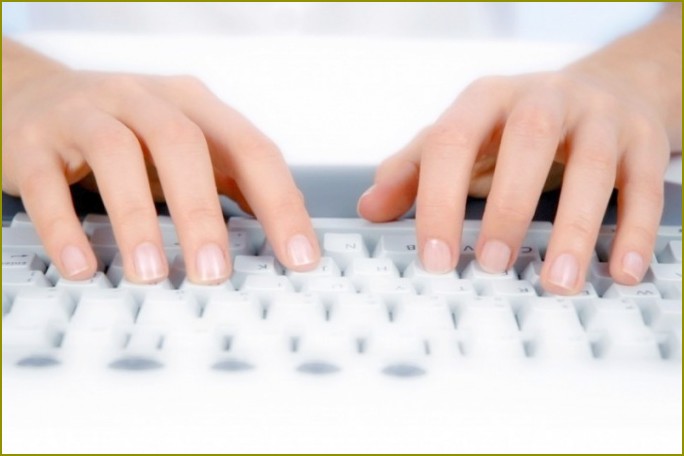 Jak nauczyć się szybko pisać na klawiaturze