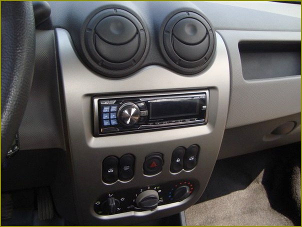 Jak podłączyć wzmacniacz do radia samochodowego bez wyjścia liniowego