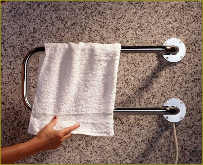 Jak wybrać elektryczny podgrzewany wieszak na ręczniki