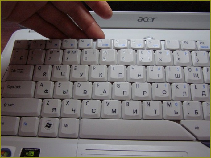 Jak wyczyścić klawiaturę laptopa