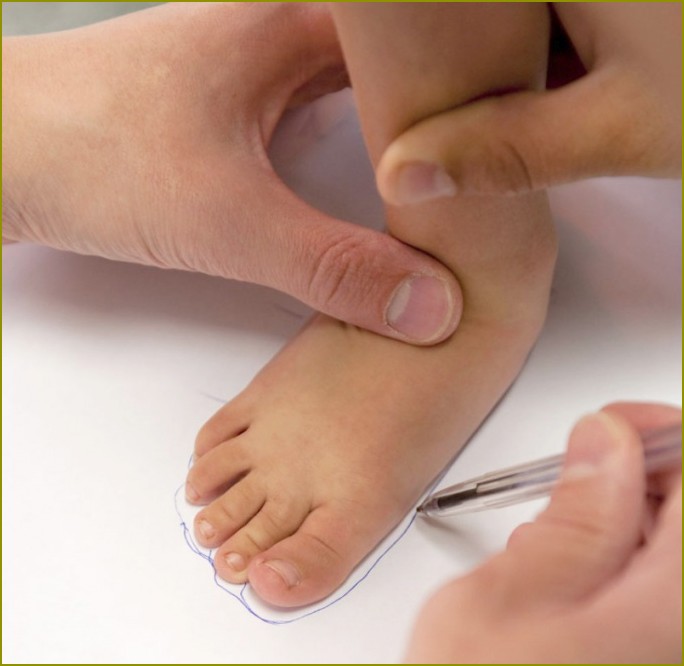 Jak zmierzyć rozmiar stopy dziecka