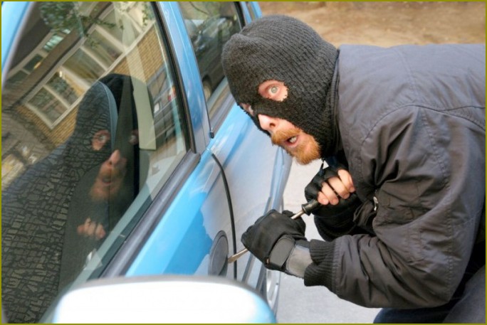 Jak znaleźć samochód o kradzież