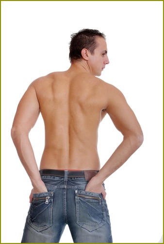 Szerokie ramiona – jest jawnym znakiem męskiej urody